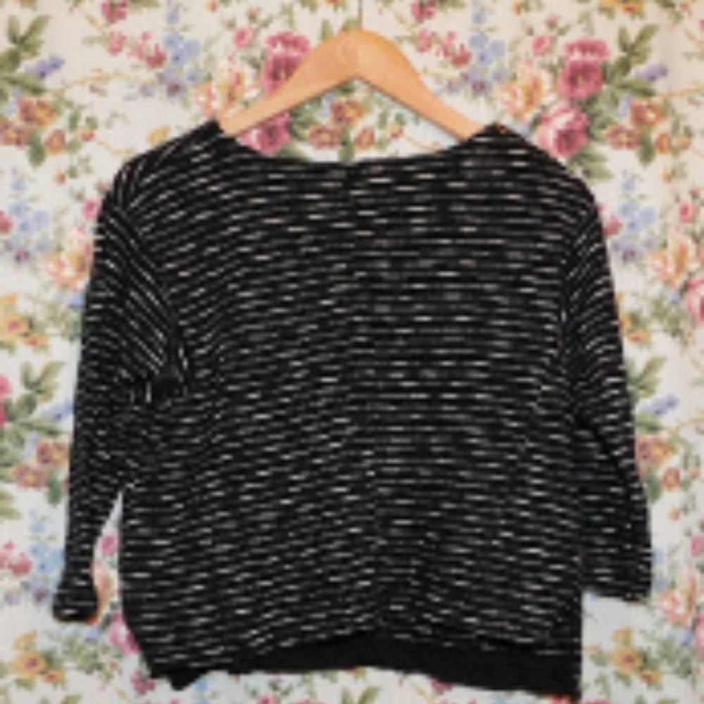 Black and White Stripe Long Sleeve Crop Top